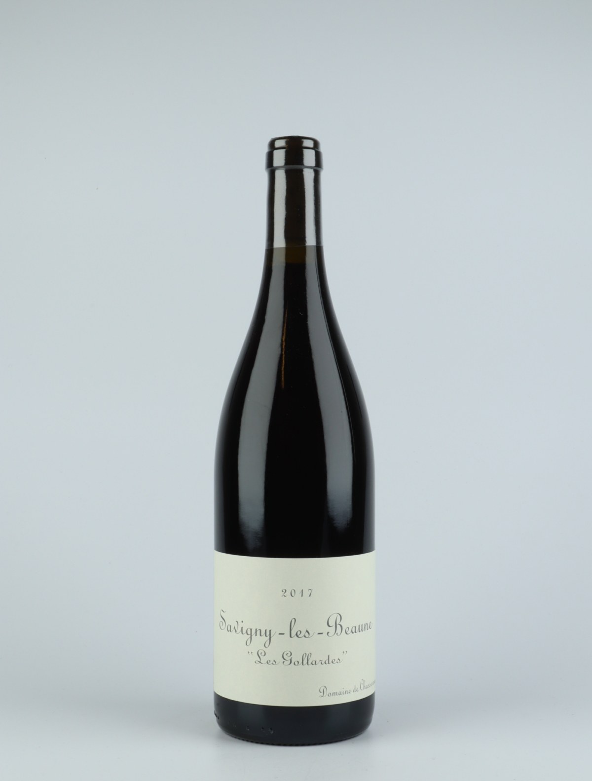 En flaske 2017 Savigny les Beaune - Les Gollardes Rødvin fra Domaine de Chassorney, Bourgogne i Frankrig