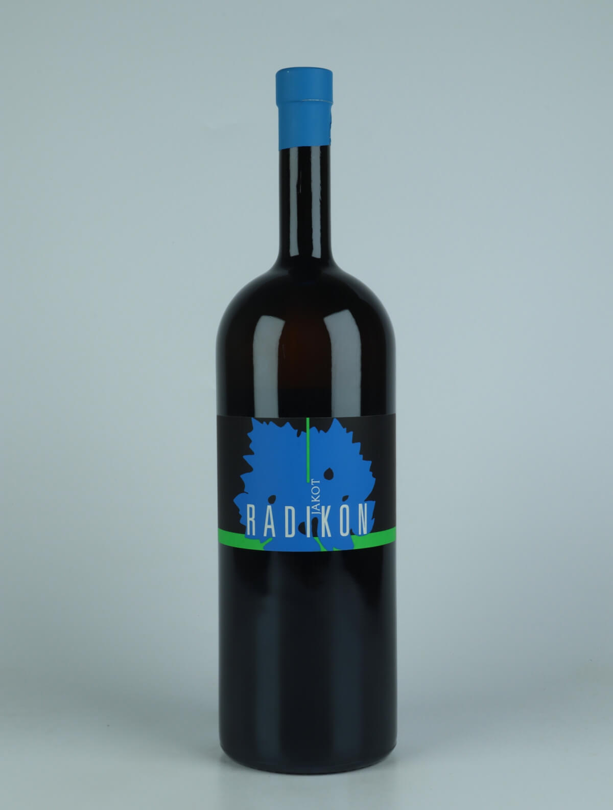 En flaske 2018 Jakot Orange vin fra Radikon, Friuli i Italien