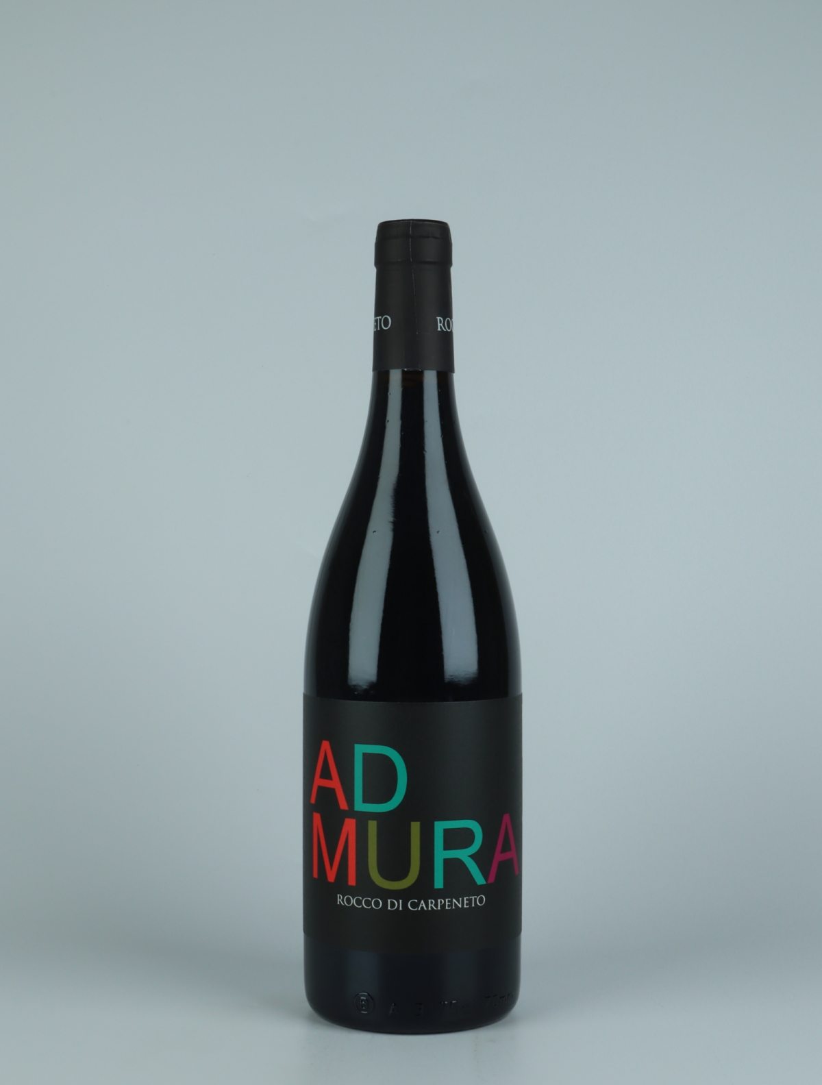 En flaske 2019 Admura Rødvin fra Rocco di Carpeneto, Piemonte i Italien