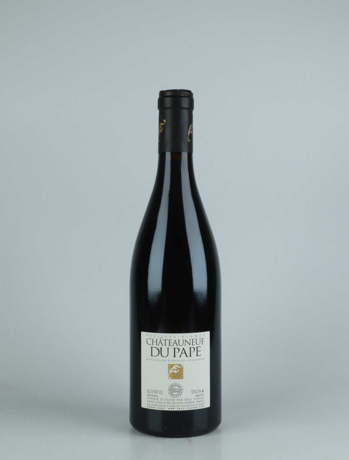 En flaske 2019 Châteauneuf-du-pape V.V. Rødvin fra Eric Texier, Rhône i Frankrig