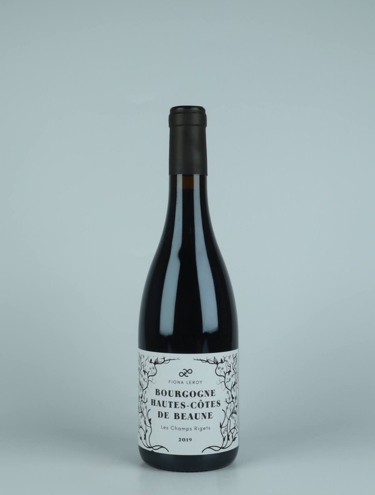 En flaske 2019 Hautes Côtes de Beaune Rouge - Les Champs Riget Rødvin fra Fiona Leroy, Bourgogne i Frankrig