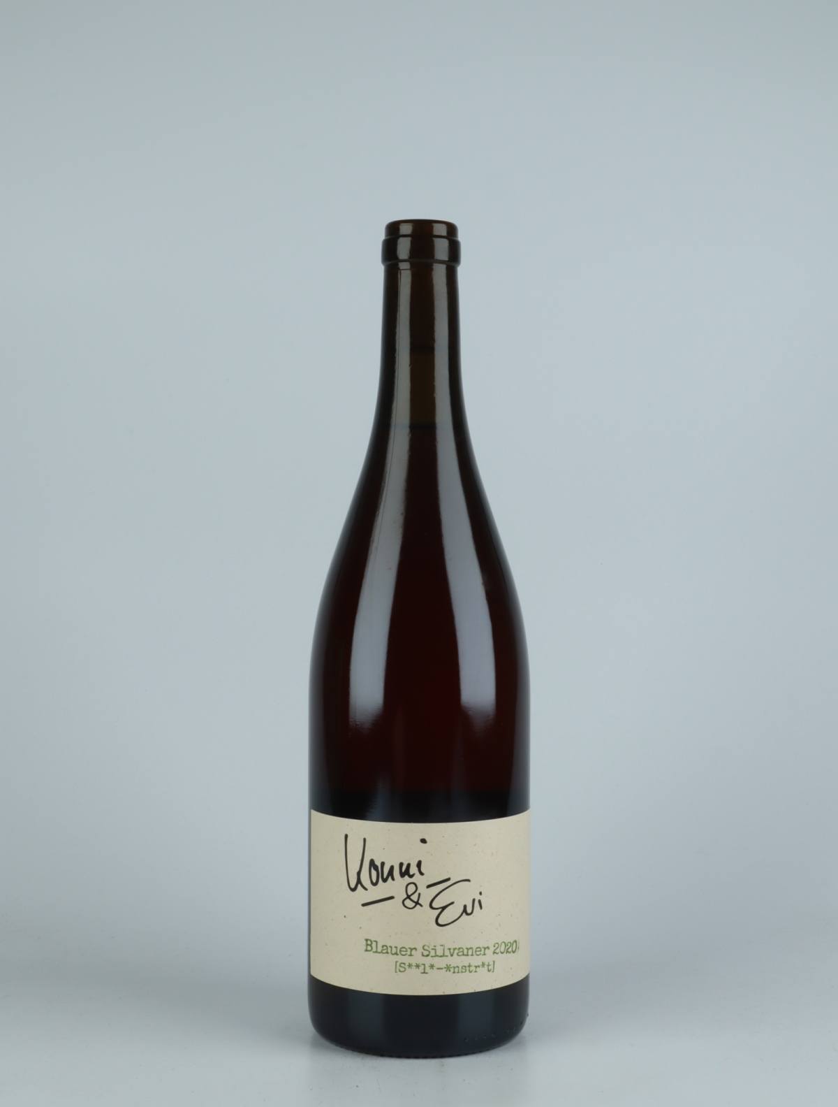 En flaske 2020 Blauer Silvaner Orange vin fra Konni & Evi, Saale-Unstrut i Tyskland