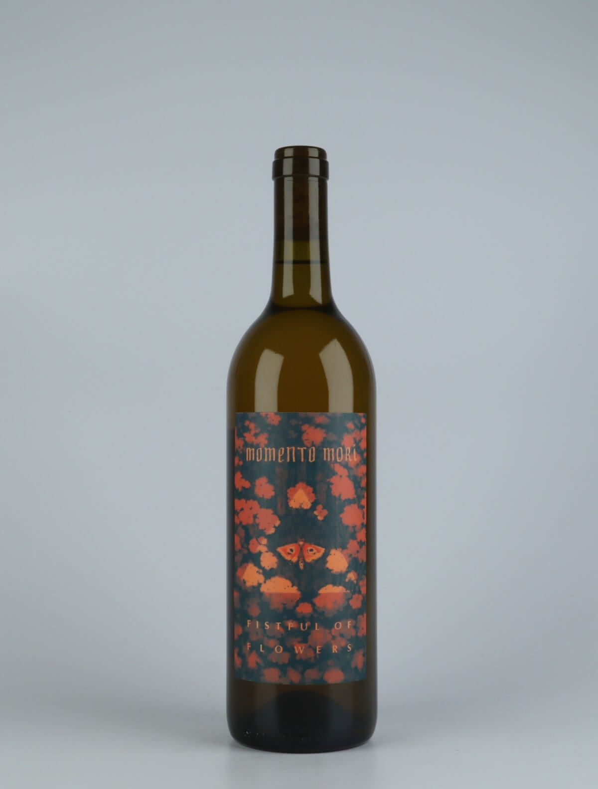 En flaske 2020 Fistful of Flowers Orange vin fra Momento Mori, Victoria i Australien