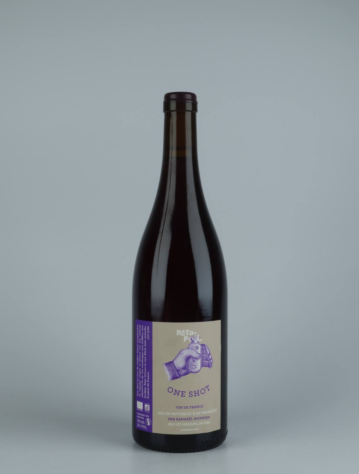En flaske 2020 One Shot Rødvin fra Domaine Ratapoil, Jura i Frankrig