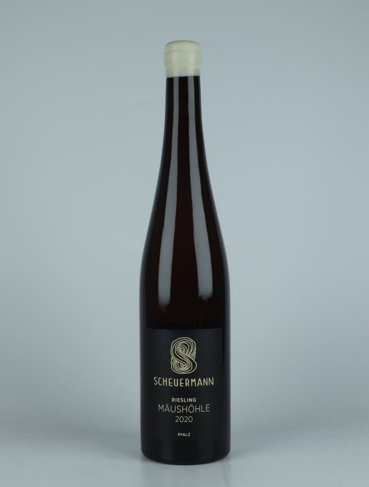 A bottle 2020 Riesling Mäushöhle White wine from Weingut Scheuermann, Pfalz in Germany