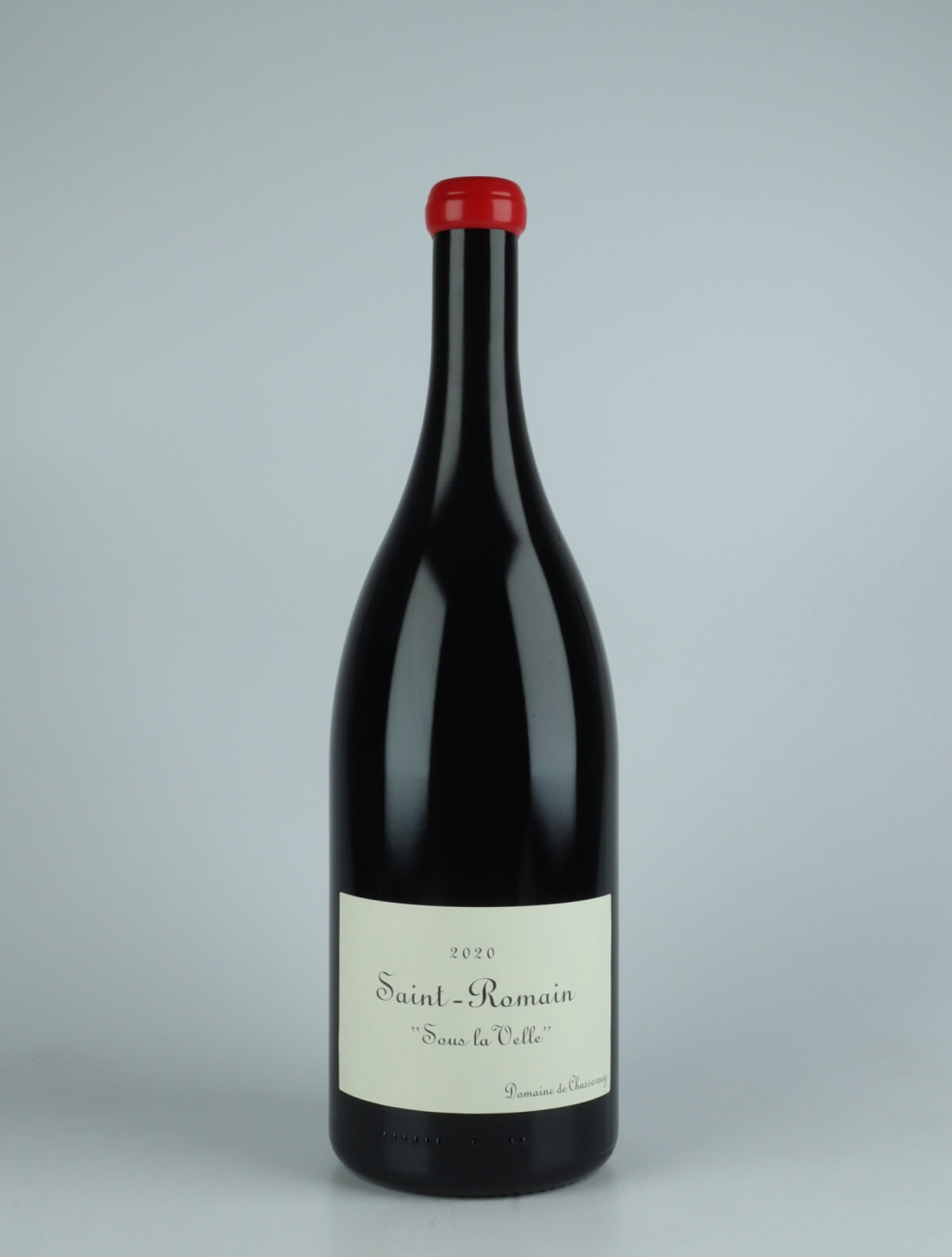 En flaske 2020 Saint Romain Rouge - Sous la Velle Rødvin fra Domaine de Chassorney, Bourgogne i Frankrig