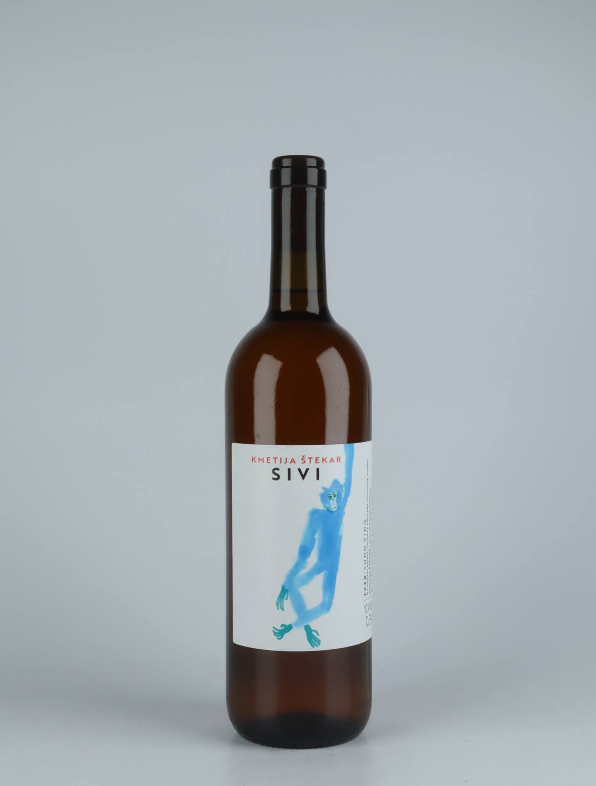 En flaske 2020 Sivi Orange vin fra Kmetija Stekar, Brda i Slovenien