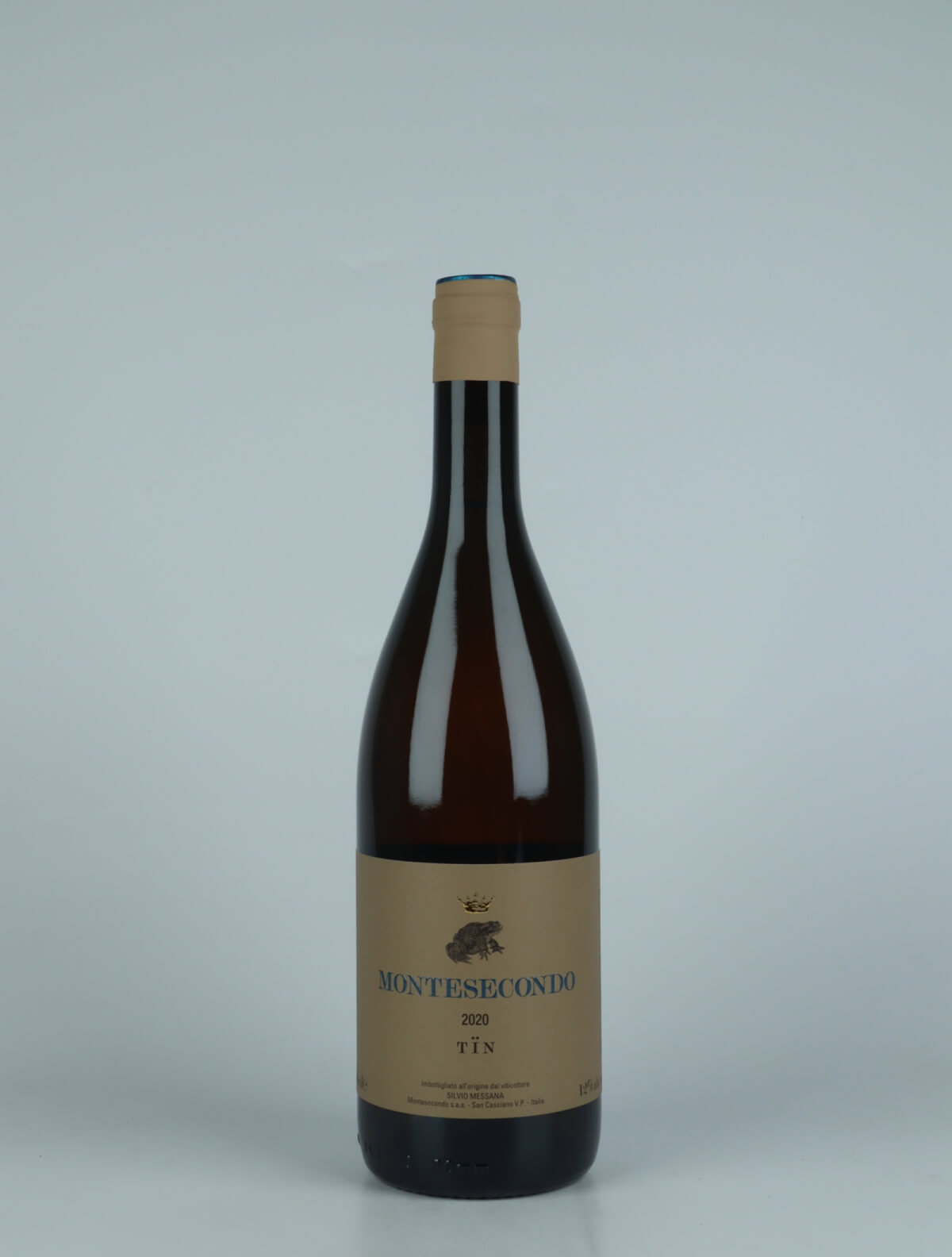 A bottle 2020 Tïn - Trebbiano Orange wine from Montesecondo, Tuscany in Italy