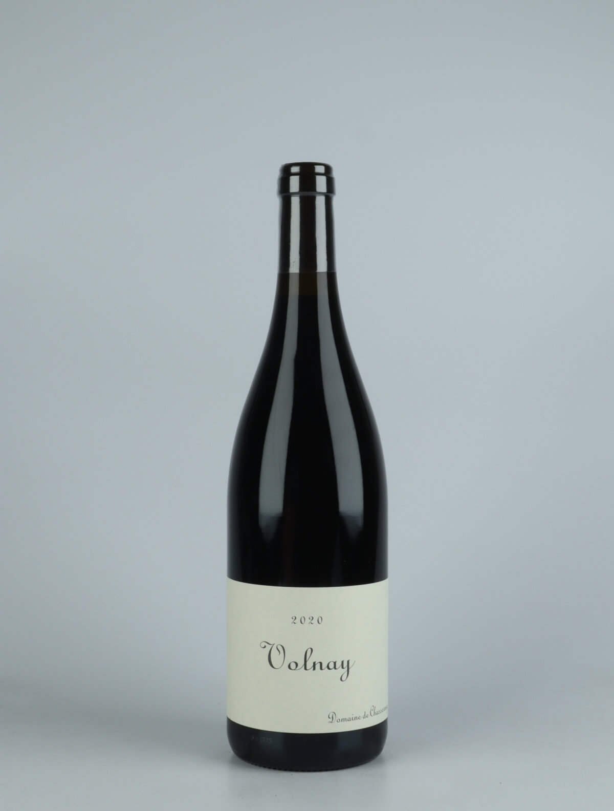 En flaske 2020 Volnay Rødvin fra Domaine de Chassorney, Bourgogne i Frankrig