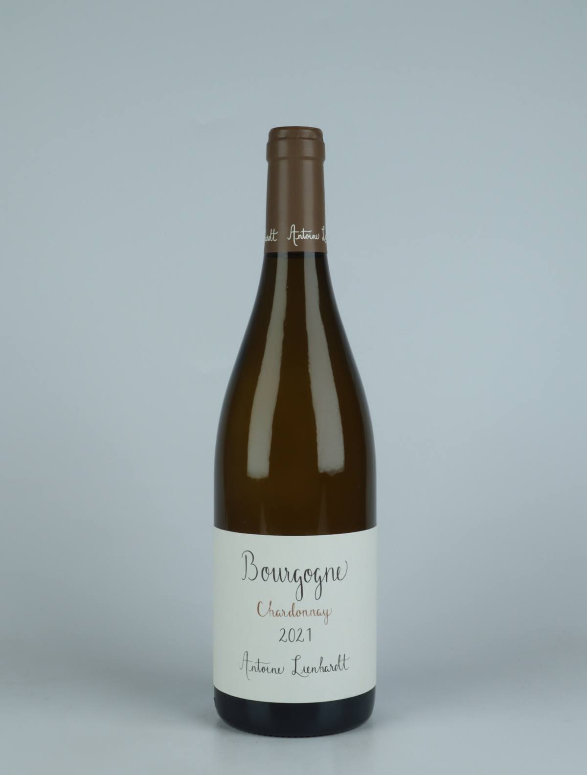 En flaske 2021 Bourgogne Blanc Hvidvin fra Antoine Lienhardt, Bourgogne i Frankrig