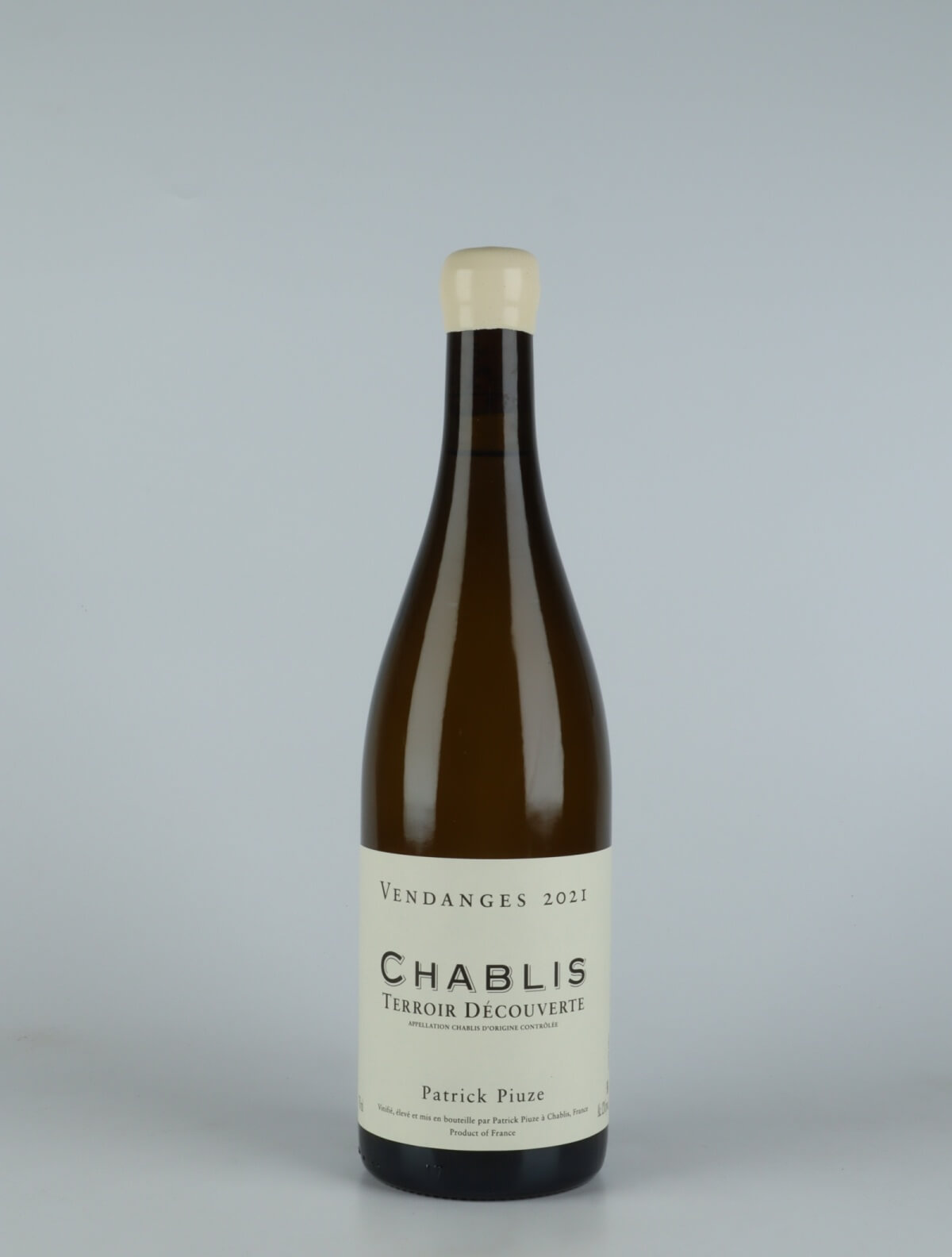 A bottle 2021 Chablis - Terroir Découverte White wine from Patrick Piuze, Burgundy in France