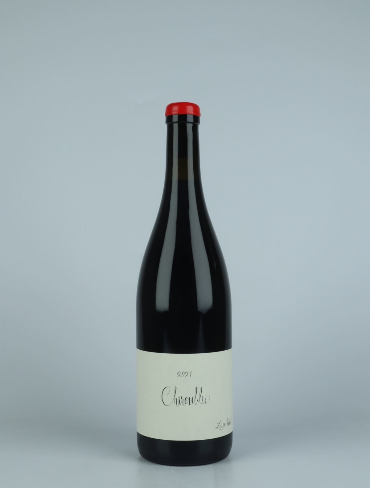 En flaske 2021 Chiroubles Rødvin fra Les En Hauts, Beaujolais i Frankrig