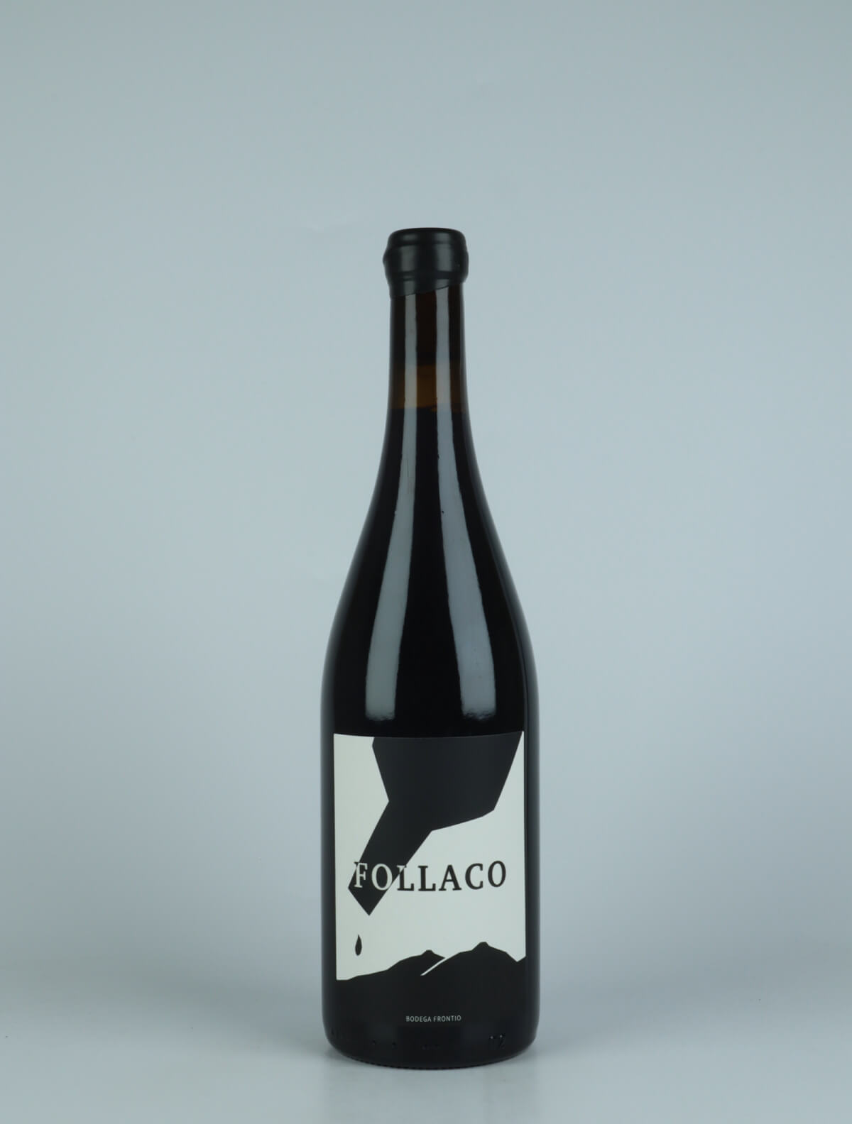 A bottle 2021 Follaco Red wine from Bodega Frontio, Arribes in Spain