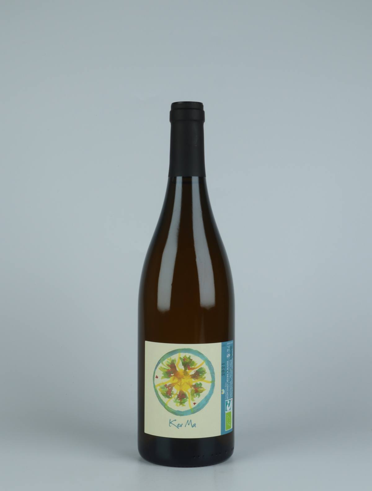 A bottle 2021 Ker Ma White wine from Complémen'terre, Loire in France