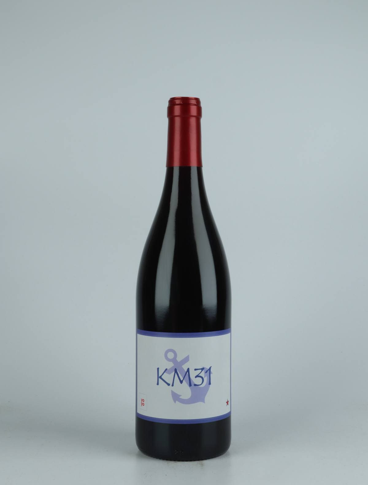 En flaske 2021 KM31 Rødvin fra Domaine Yoyo, Rousillon i Frankrig