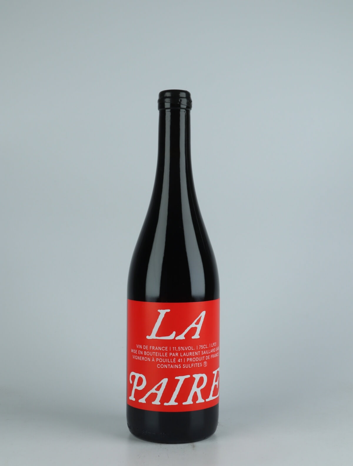 A bottle 2021 La Paire Red wine from Laurent Saillard, Loire in France