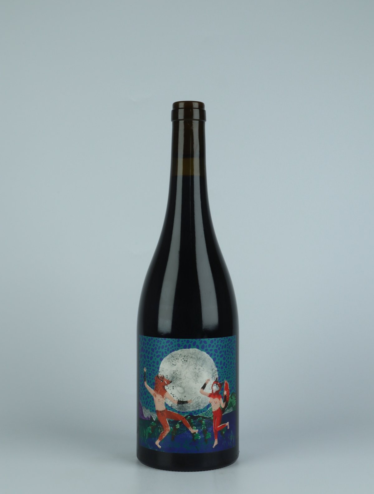 A bottle 2021 Luna Llena Red wine from Kindeli, Nelson in New Zealand