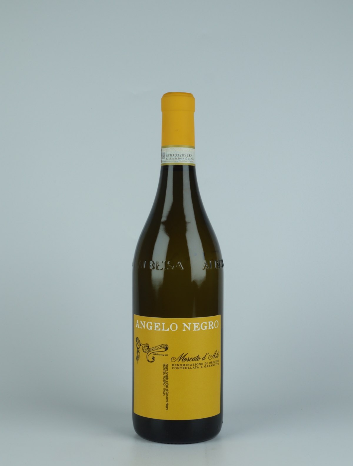 En flaske 2021 Moscato d'Asti Sød vin fra Angelo Negro, Piemonte i Italien