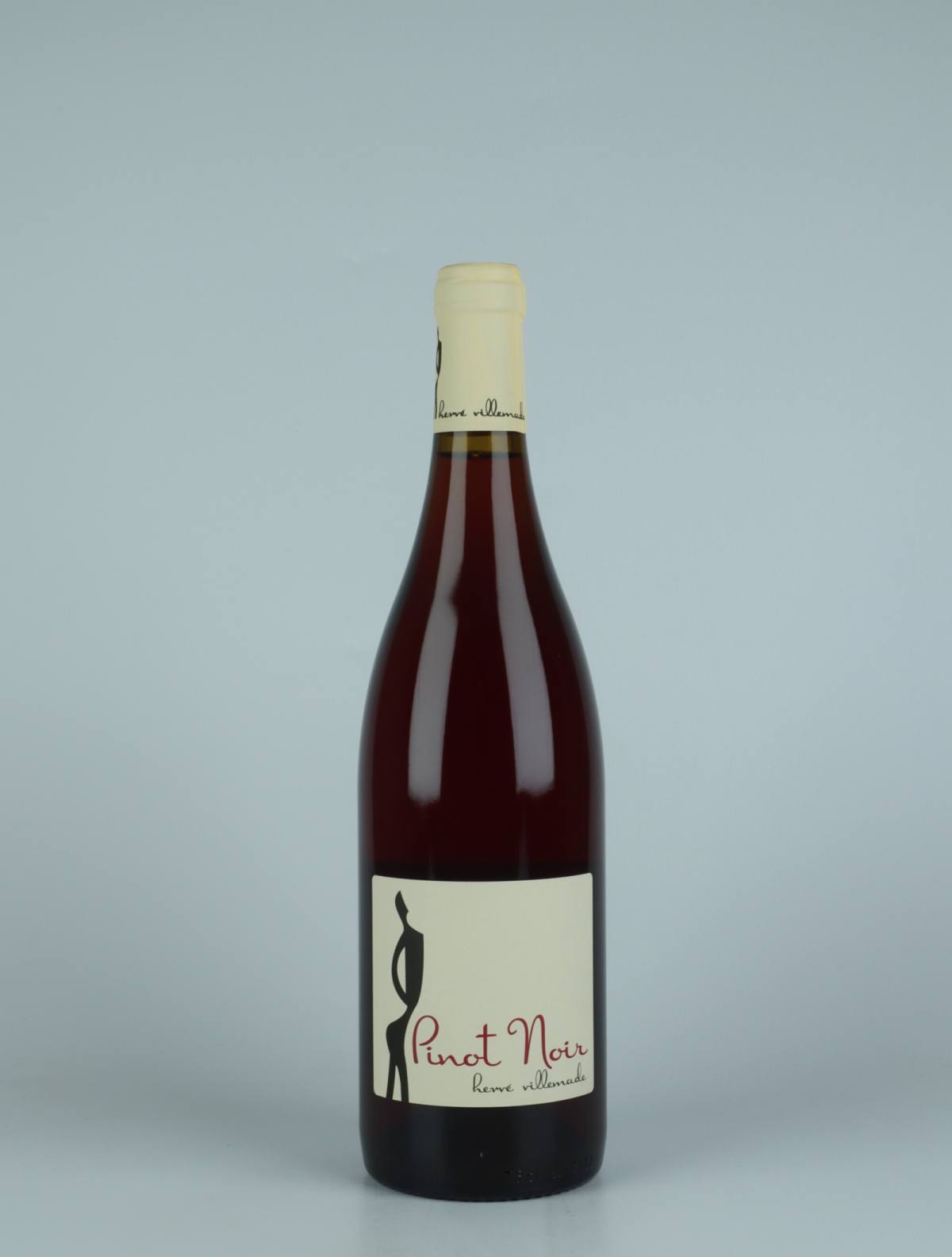 En flaske 2021 Pinot Noir Rødvin fra Hervé Villemade, Loire i Frankrig