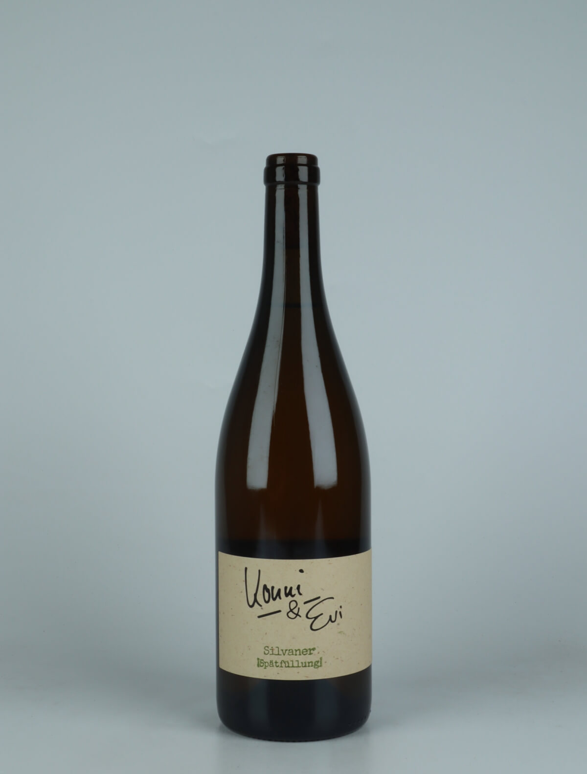 A bottle 2021 Silvaner Spätfüllung White wine from Konni & Evi, Saale-Unstrut in Germany