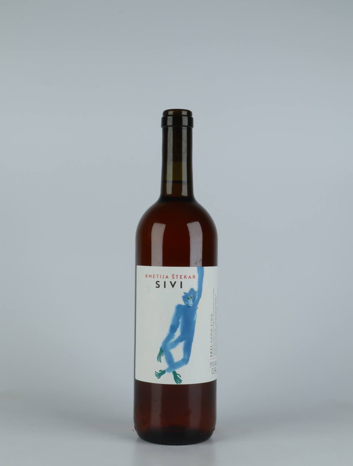 En flaske 2021 Sivi Orange vin fra Kmetija Stekar, Brda i Slovenien