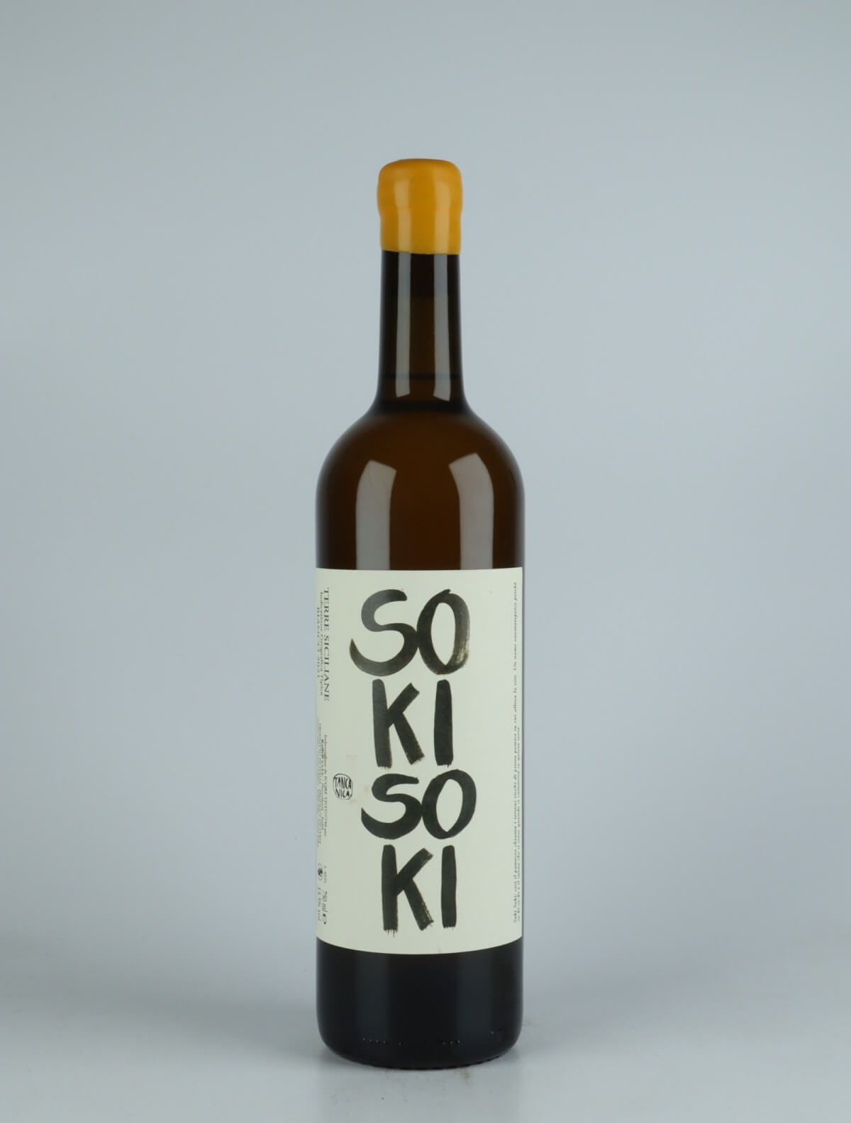 En flaske 2021 Soki Soki Orange vin fra Tanca Nica, Sicilien i Italien