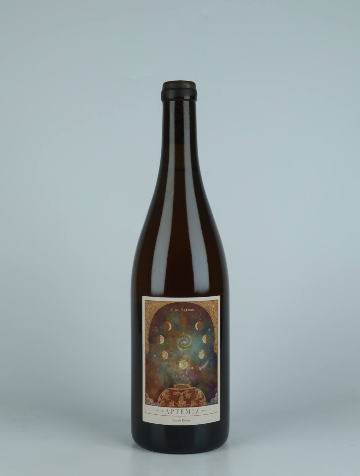 A bottle 2022 Aptemiz Orange wine from Clos Bateau, Beaujolais in France