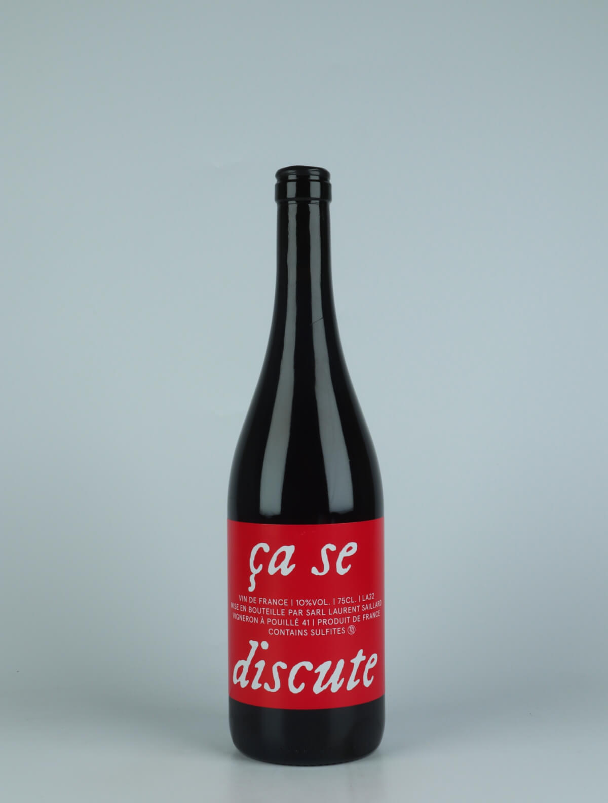 A bottle 2022 Ça se discute Red wine from Laurent Saillard, Loire in France