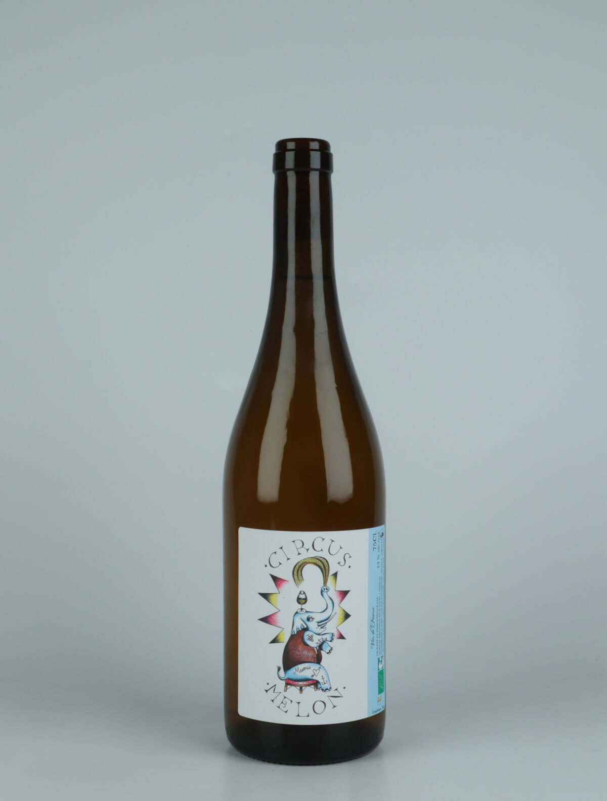 A bottle 2022 Circus Melon White wine from Complémen'terre, Loire in France