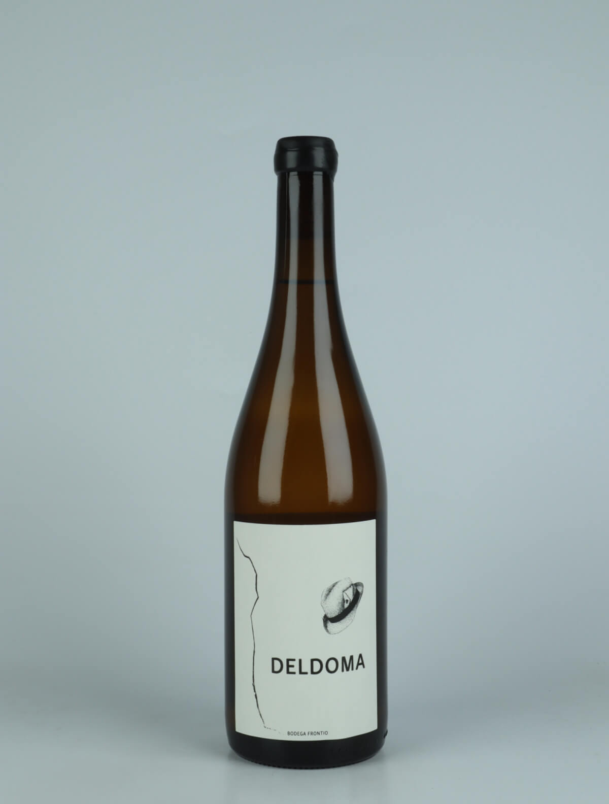 A bottle 2022 Deldoma White wine from Bodega Frontio, Arribes in Spain