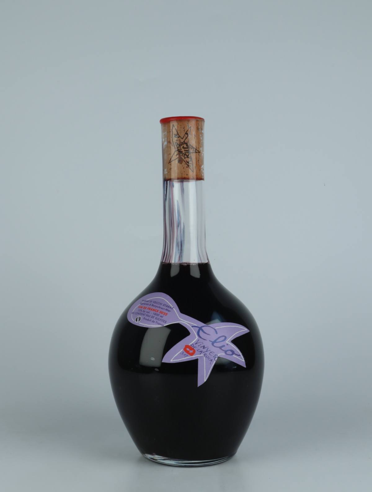 En flaske 2022 Elio Rødvin fra Vinyer de la Ruca, Rousillon i Frankrig