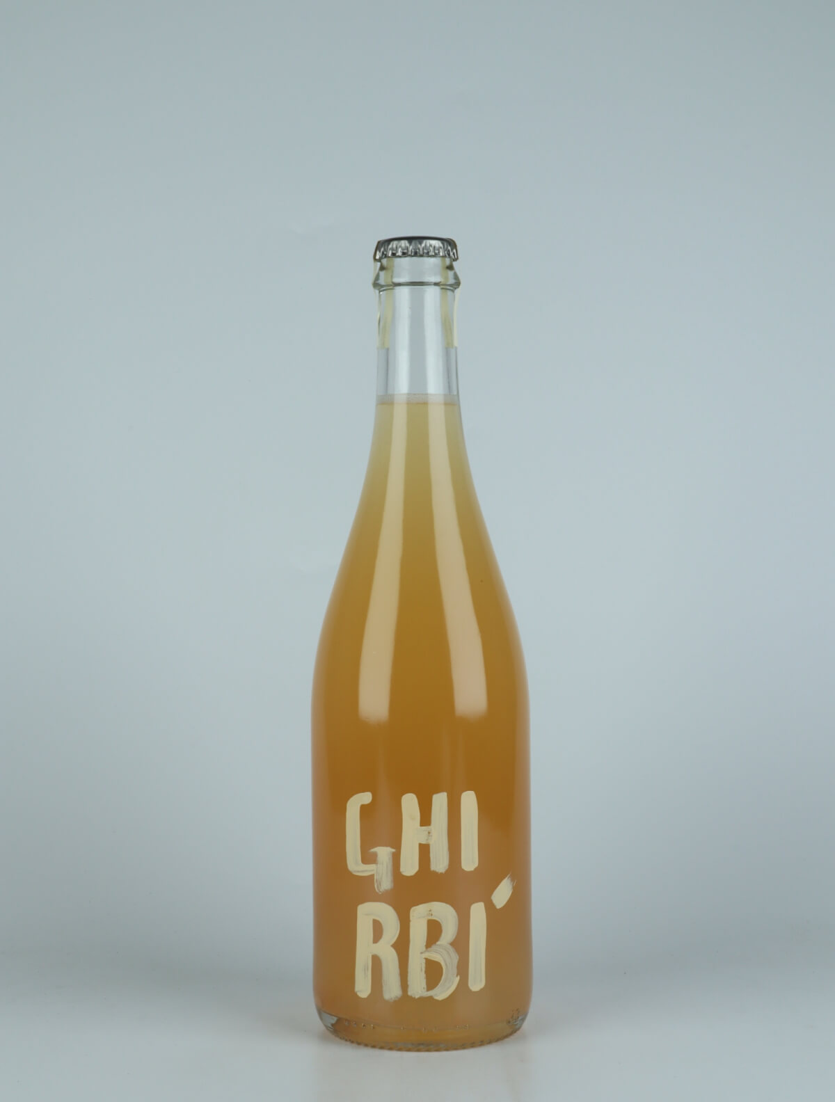 En flaske 2022 Ghirbi Bianco Mousserende fra Tanca Nica, Sicilien i Italien