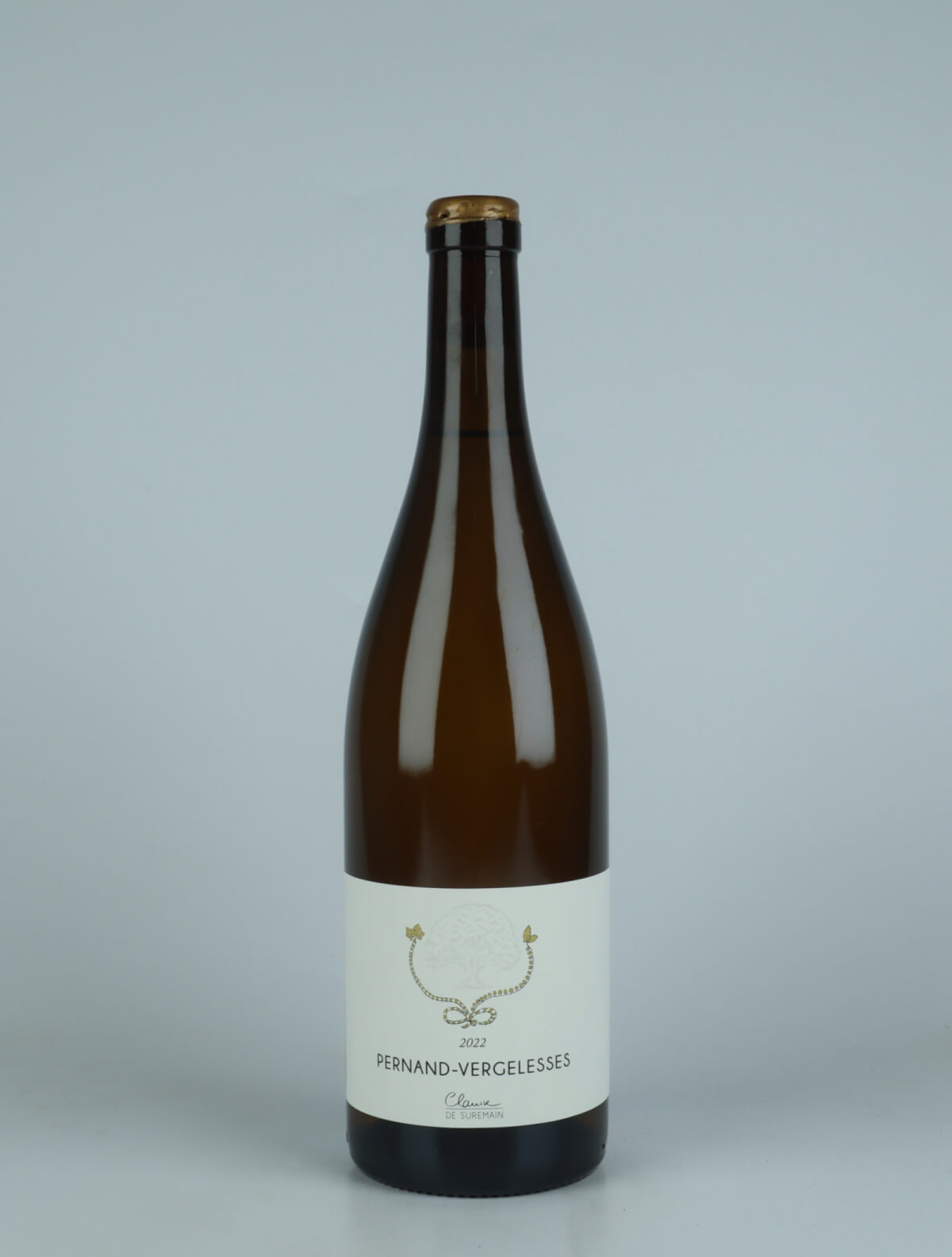 En flaske 2022 Pernand-Vergelesses Hvidvin fra Clarisse de Suremain, Bourgogne i Frankrig