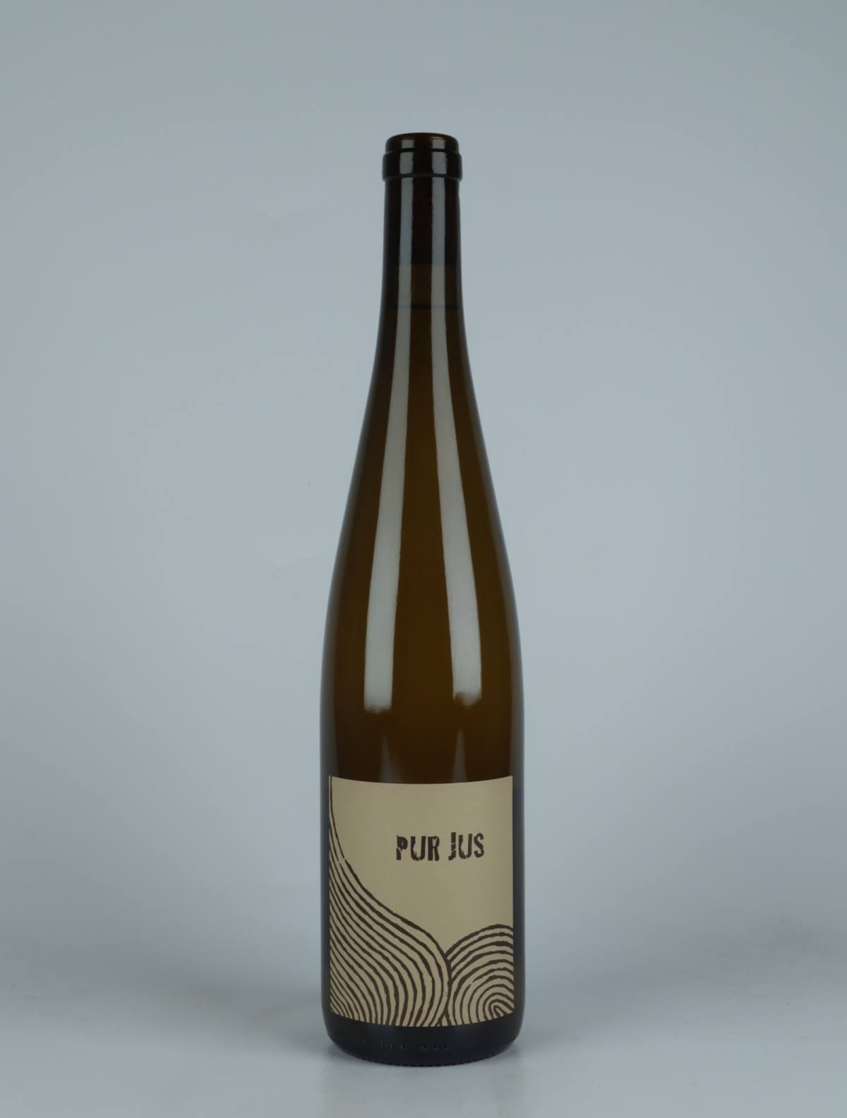 En flaske 2022 Pur Jus Blanc Hvidvin fra Ruhlmann Dirringer, Alsace i Frankrig