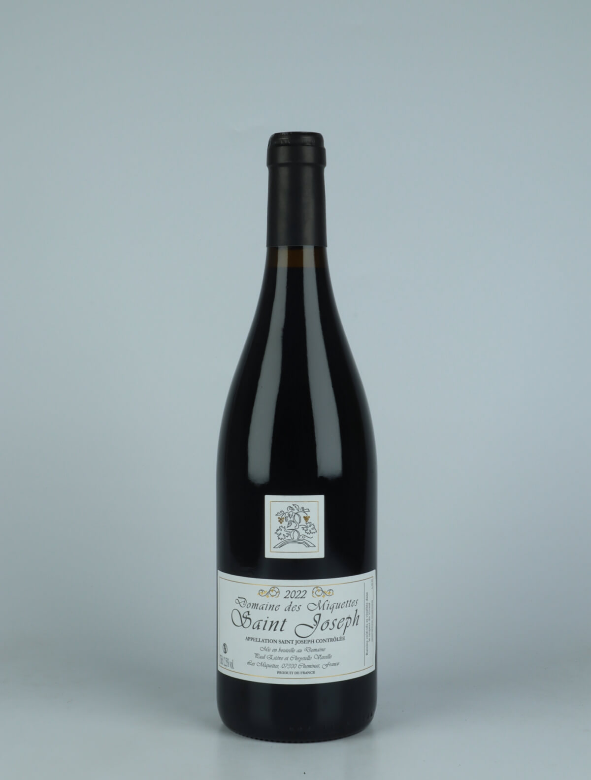 En flaske 2022 Saint-Joseph Rouge Rødvin fra Domaine des Miquettes, Rhône i Frankrig