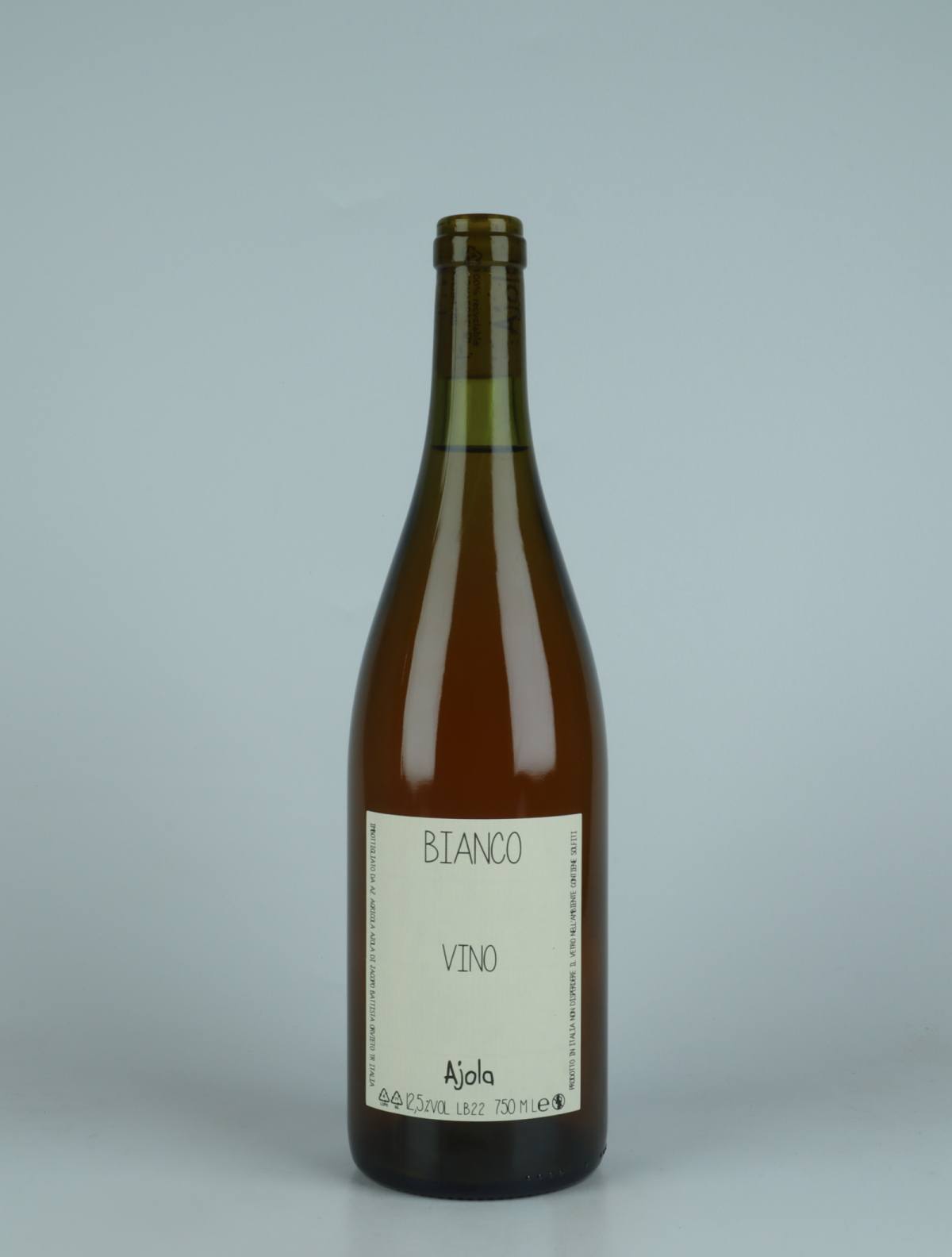 En flaske 2022 Vino Bianco Orange vin fra Ajola, Umbrien i Italien