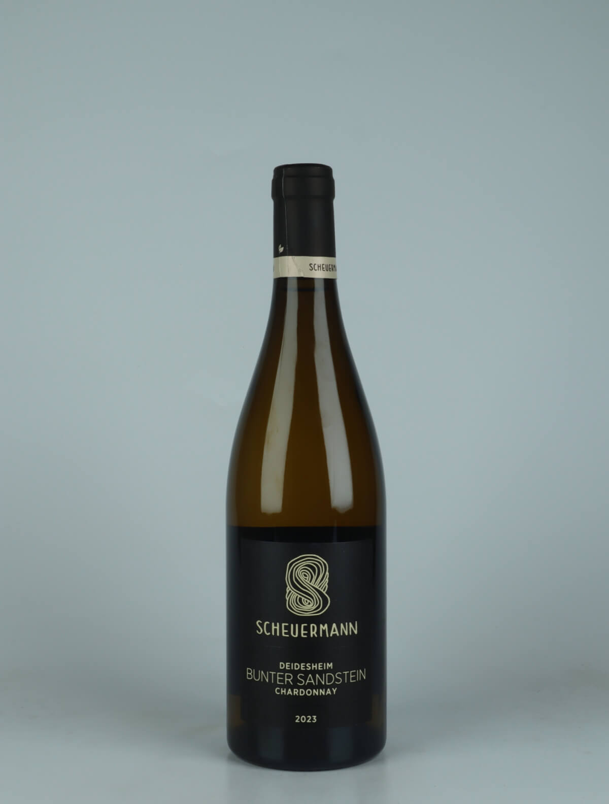 A bottle 2023 Chardonnay Bunter Sandstein White wine from Weingut Scheuermann, Pfalz in Germany