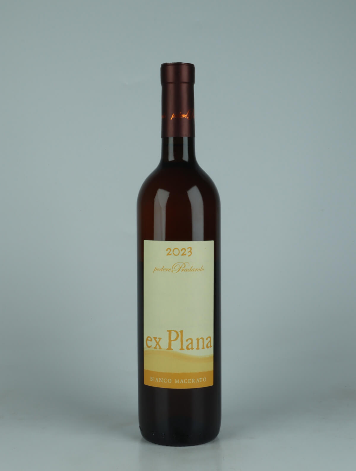 En flaske 2023 Ex Plana Orange vin fra Podere Pradarolo, Emilia-Romagna i Italien