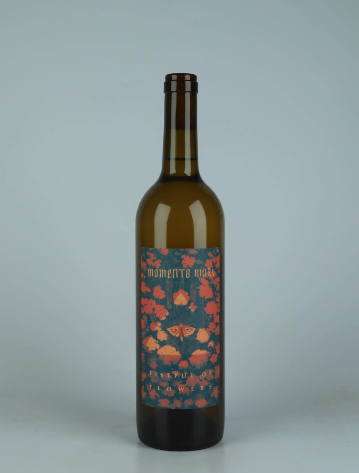 En flaske 2023 Fistful of Flowers Orange vin fra Momento Mori, Victoria i Australien