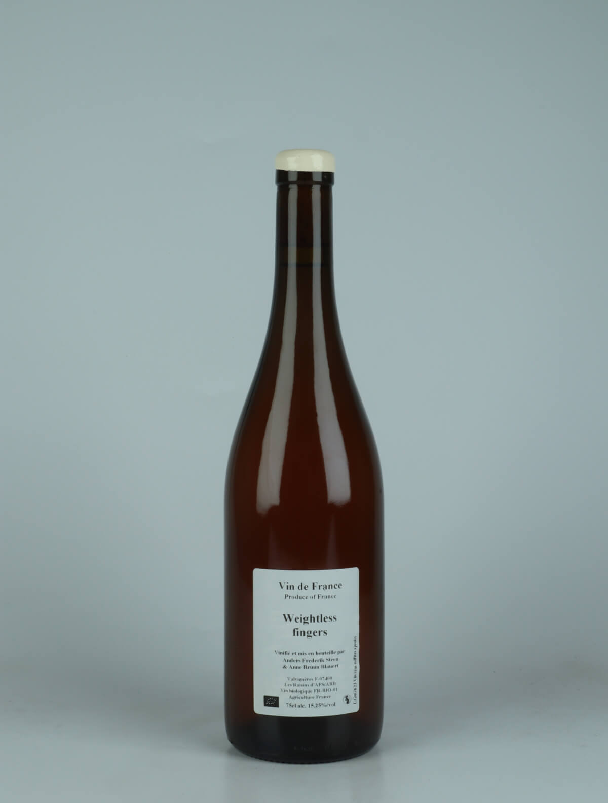 A bottle 2023 Weightless fingers White wine from Anders Frederik Steen & Anne Bruun Blauert, Ardèche in France