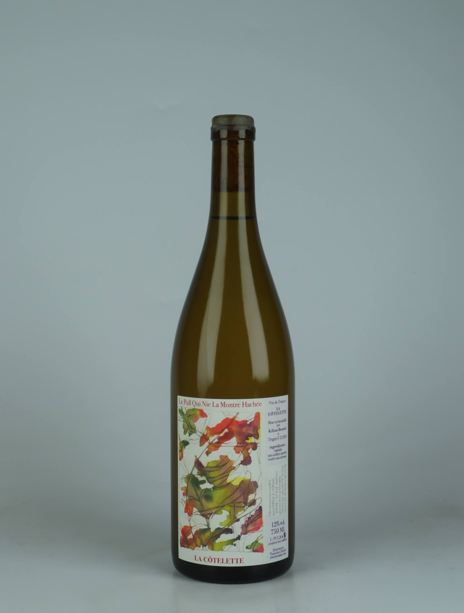 A bottle 2024 Le Pull Qui Nie La Montre Hachée White wine from Domaine de la Côtelette, Burgundy in France