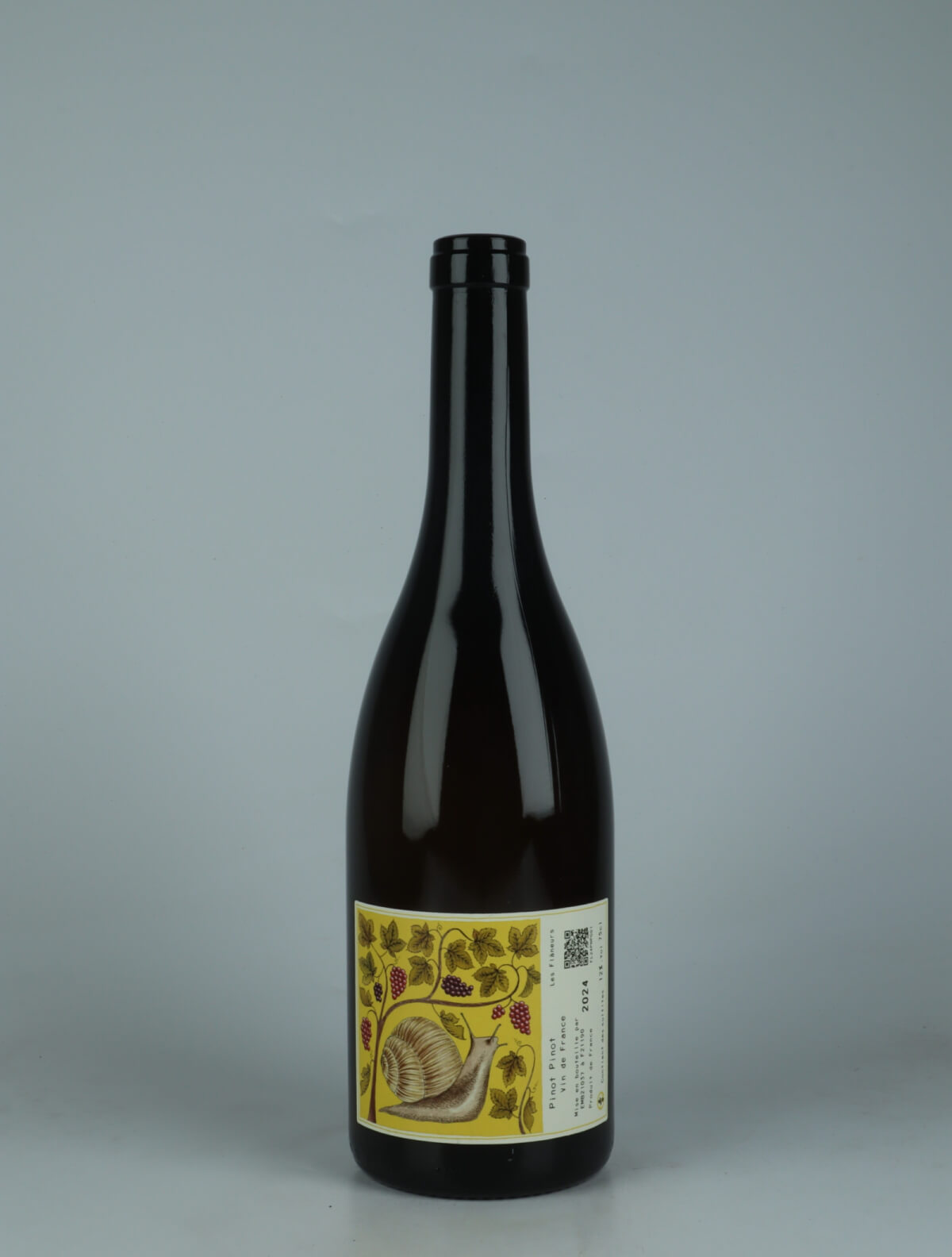 A bottle 2024 Pinot Pinot White wine from Les Flaneurs, Burgundy in France