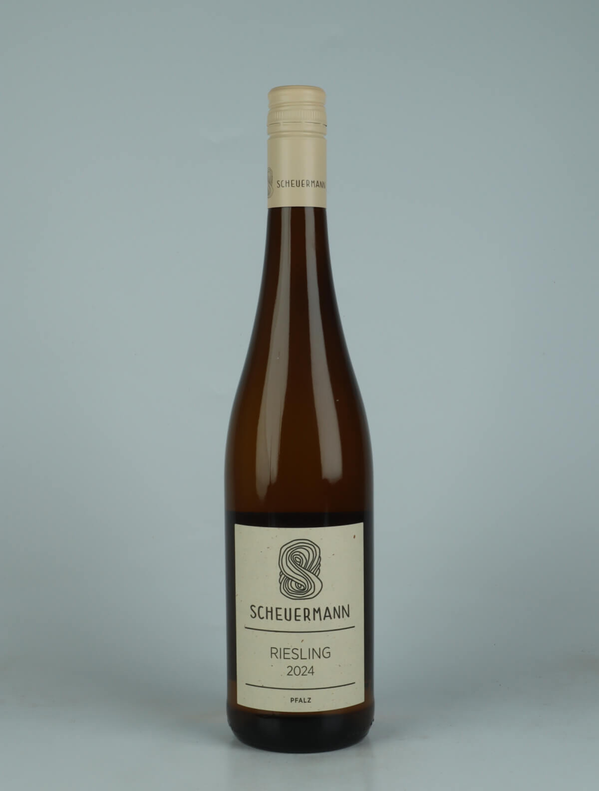 En flaske 2024 Riesling Trocken Hvidvin fra Weingut Scheuermann, Pfalz i Tyskland