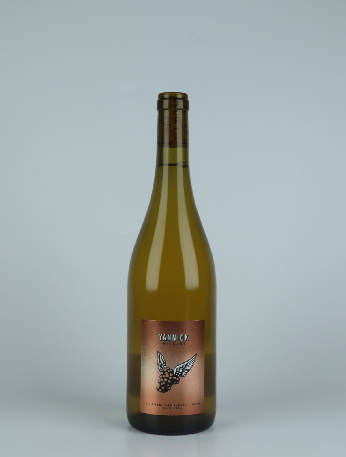 A bottle N.V. À l'Ombre des Jeunes Vignes en Fleurs (21/20) White wine from Yannick Meckert, Alsace in France