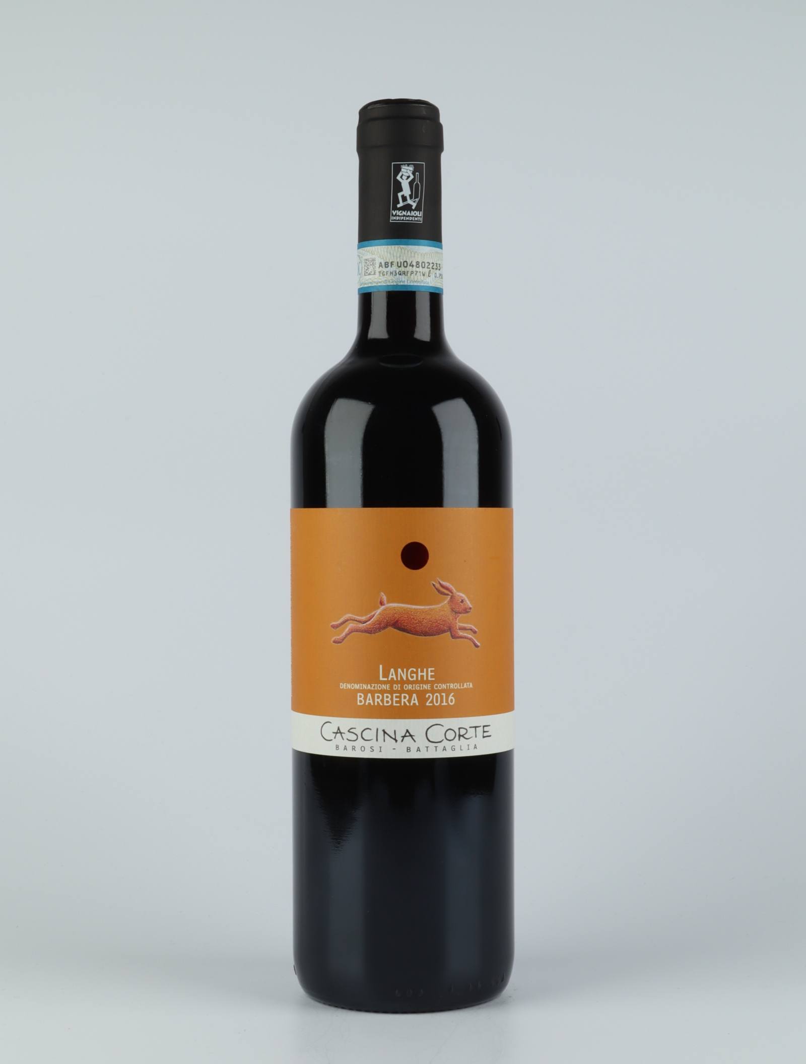 En flaske 2016 Barbera Rødvin fra Cascina Corte, Piemonte i Italien