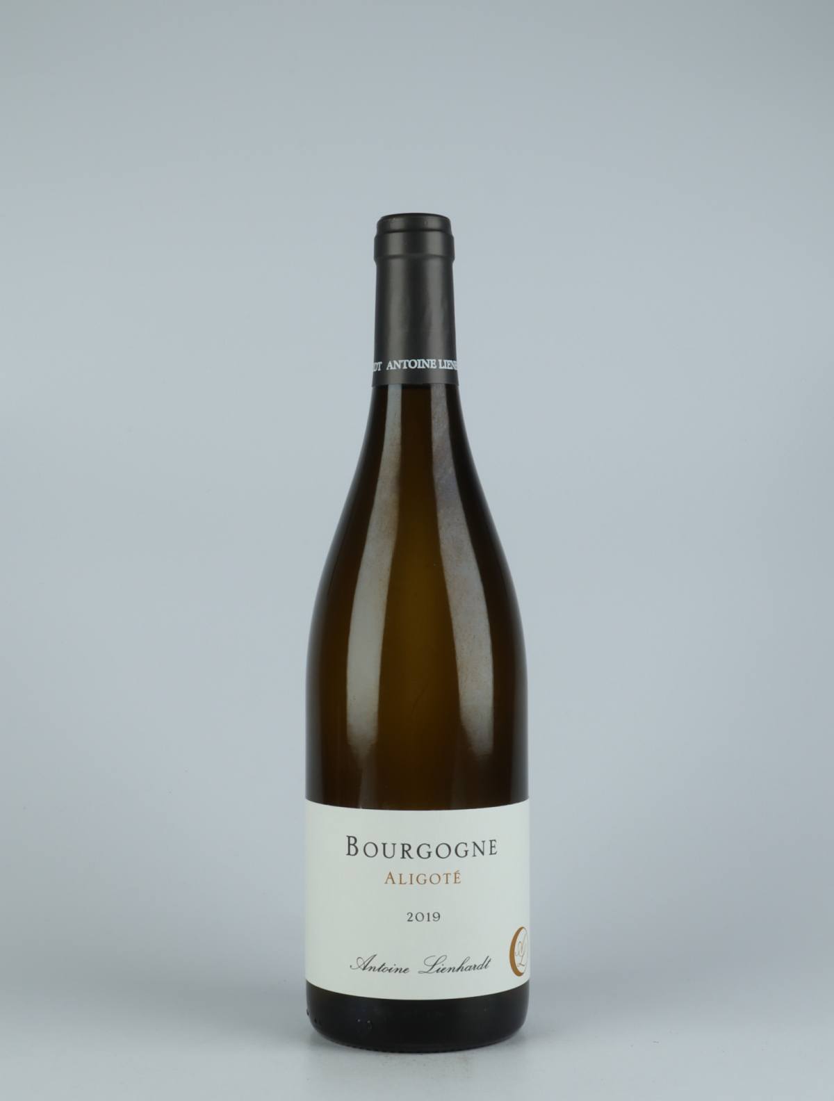 En flaske 2019 Bourgogne Aligoté Hvidvin fra Antoine Lienhardt, Bourgogne i Frankrig
