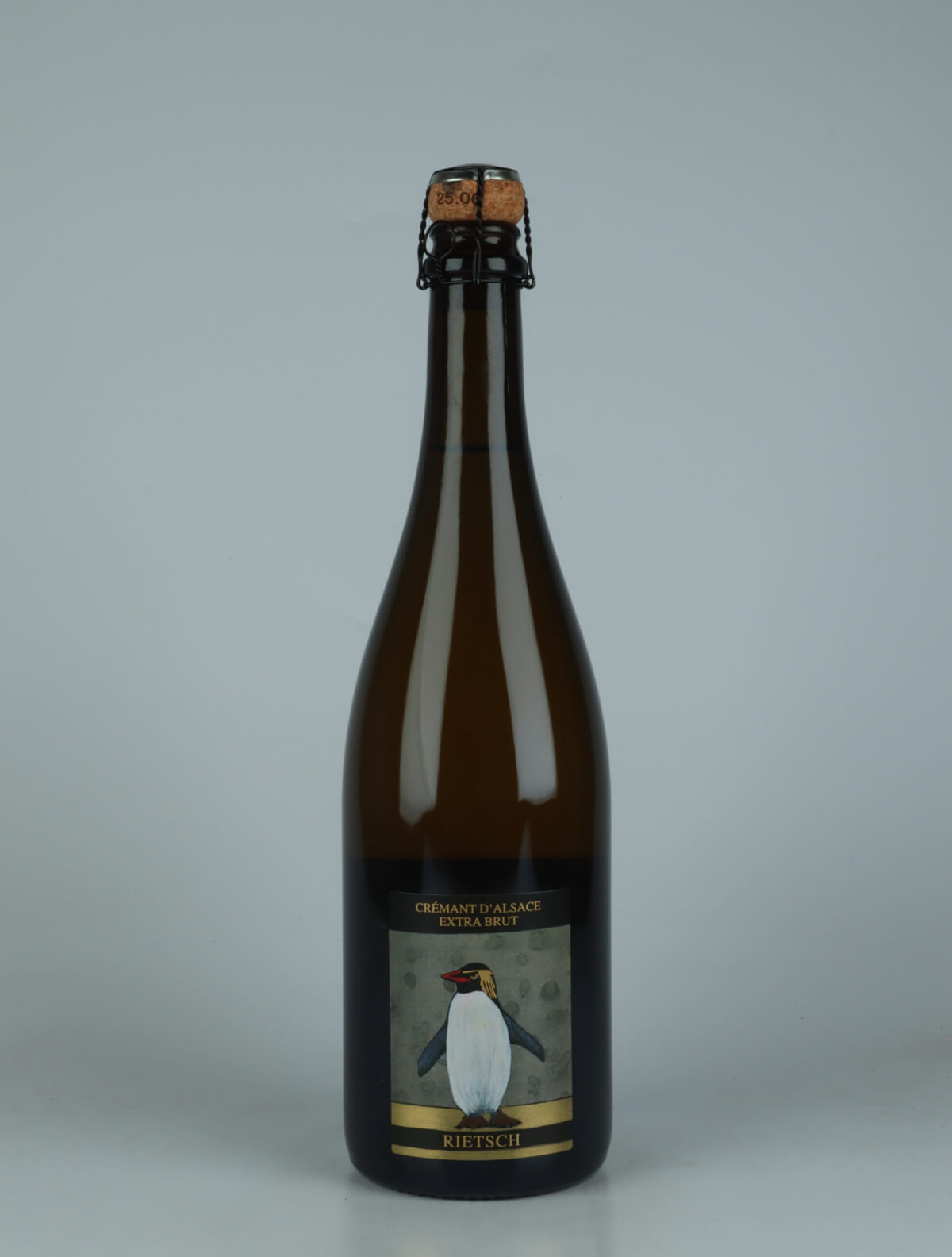 En flaske N.V. Cremant - Extra Brut (22/23) Mousserende fra Domaine Rietsch, Alsace i Frankrig