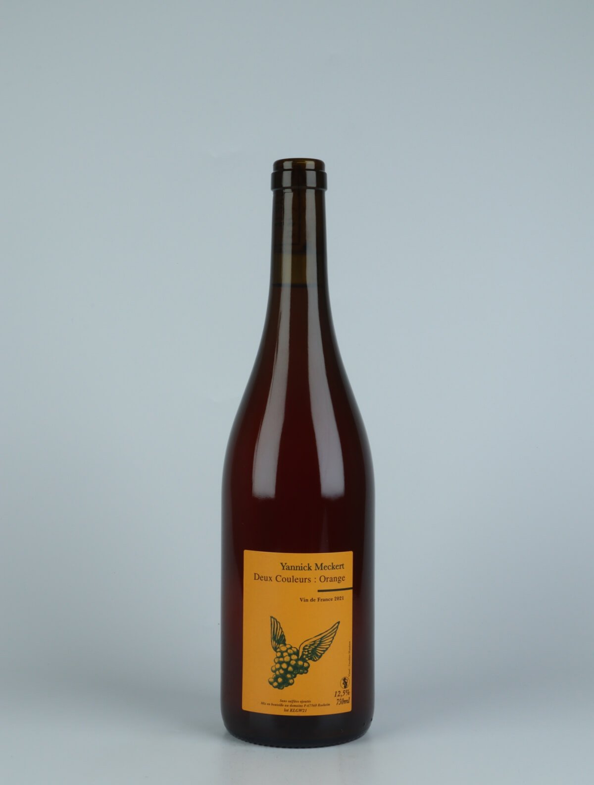 A bottle N.V. Deux Couleurs Orange (21/20) Orange wine from Yannick Meckert, Alsace in France