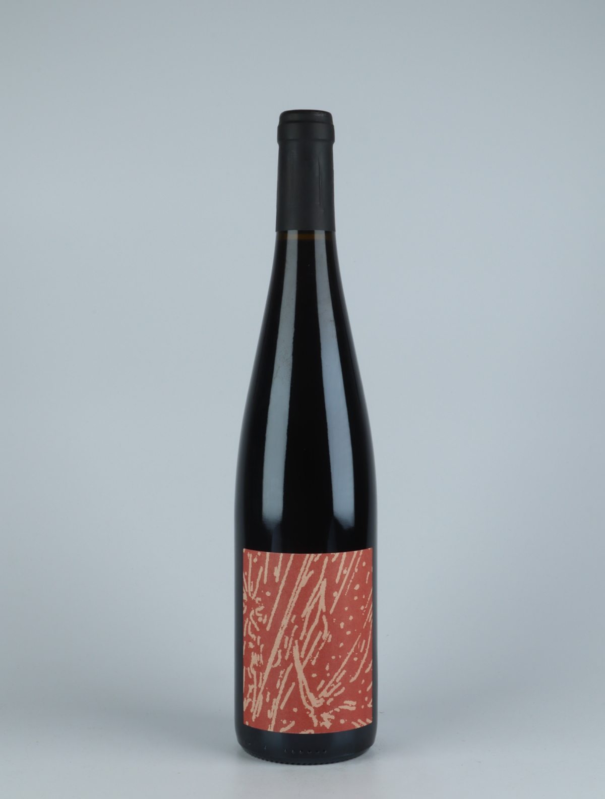 En flaske 2020 Le Farouche - Pinot Noir Rødvin fra Domaine Goepp, Alsace i Frankrig