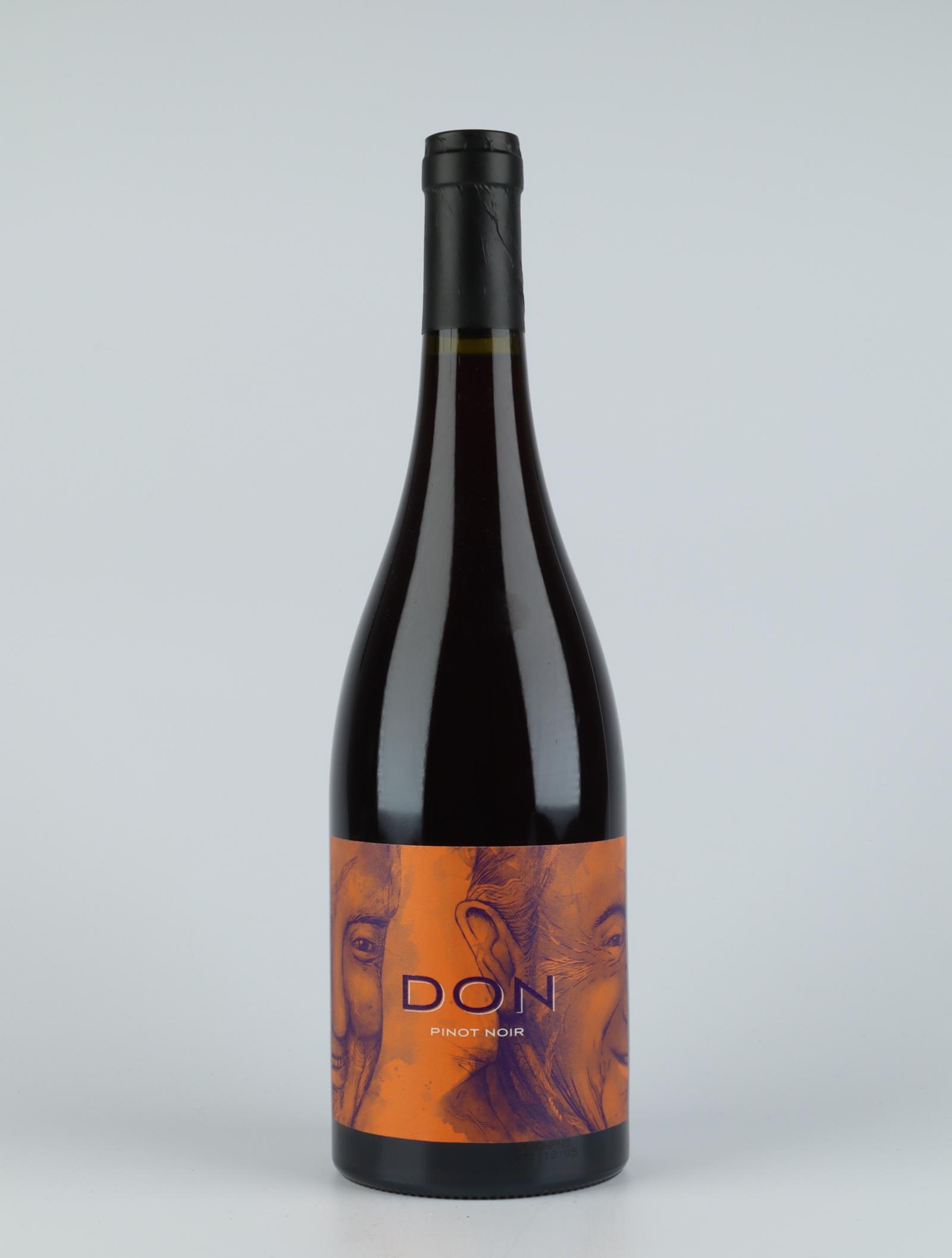 En flaske 2018 Pinot Noir Rødvin fra Don, Nelson i New Zealand